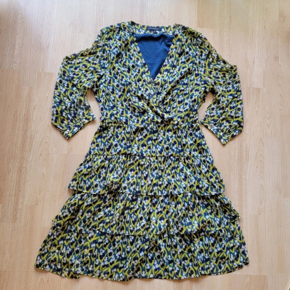 Banana Republic Floral Tiered Wrap Dress Navy‎ Lime Green Long Sleeve Size 6